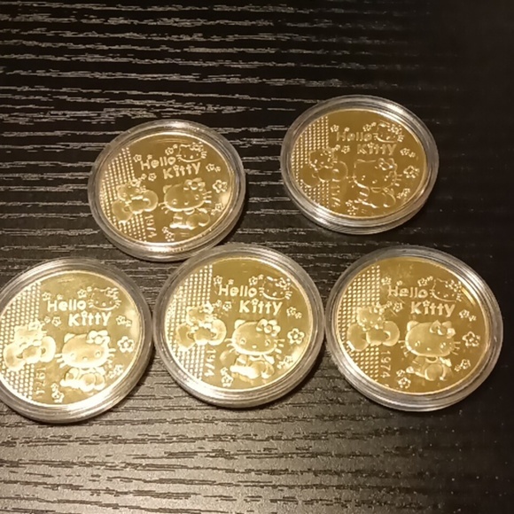NEW Set of 5 Collectible Hello Kitty Coins released for her 50th Anniver… - Picture 8 of 8